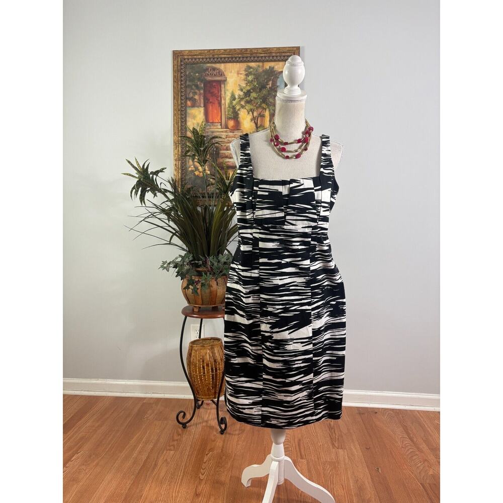 Calvin Klein Shift Dress Womens 12 White Black Geo Print Sleeveless Back Zipper